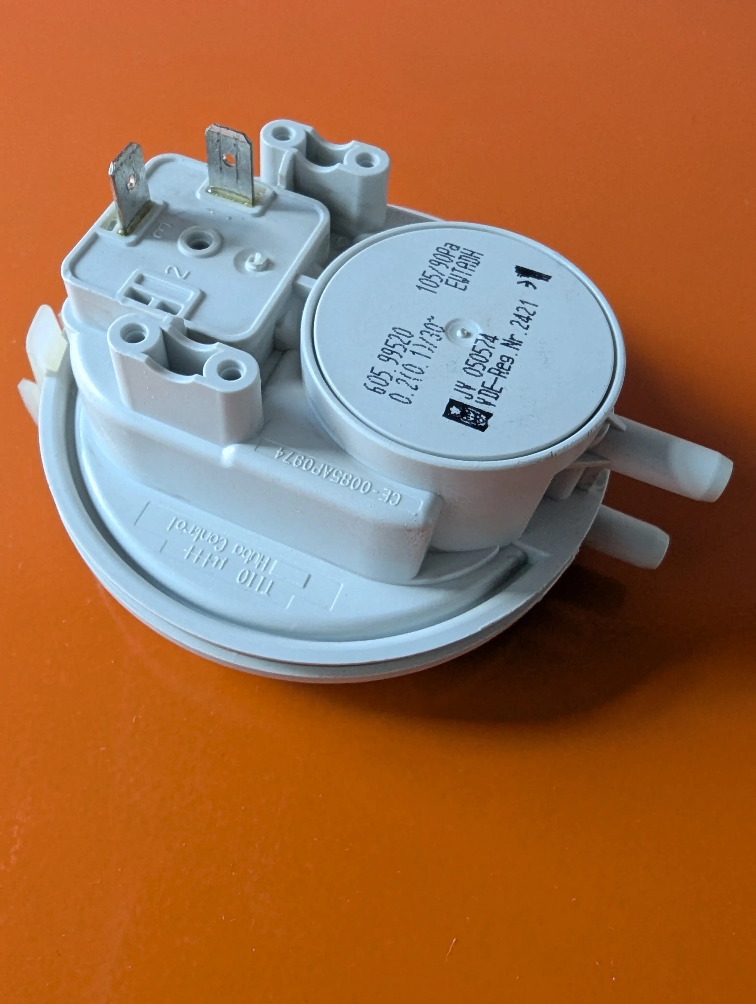 1522 2 pressostat d air vaillant 0020018138 1747752079