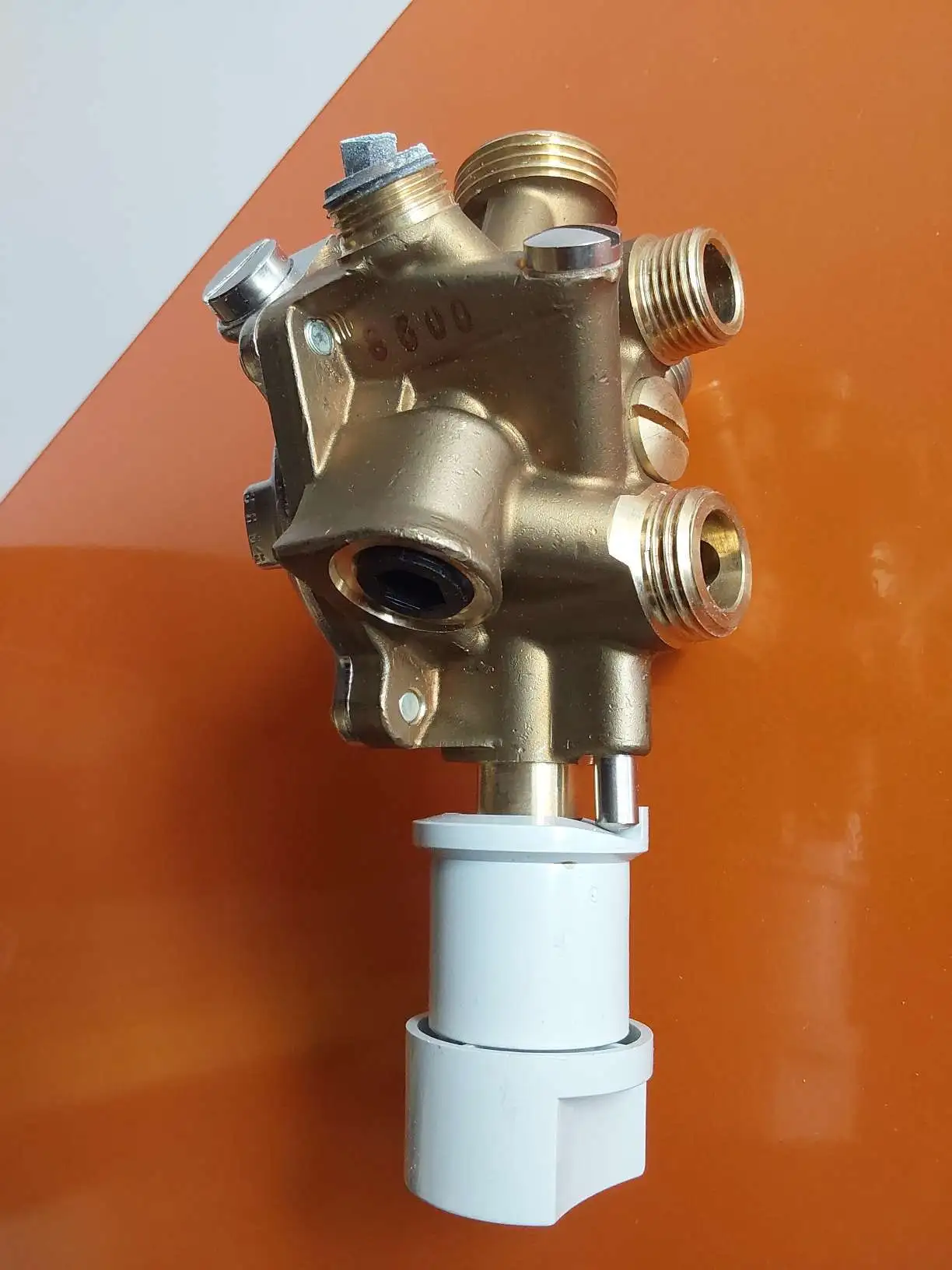 1525 2 valve a eau vaillant 011174 1747900022