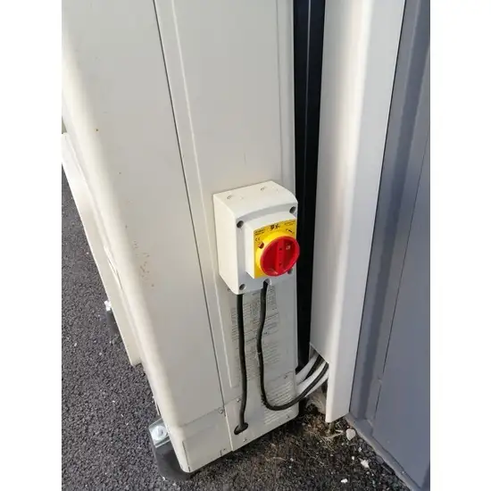 655 8 interrupteur de proximite 3p20a ip66 1734015774